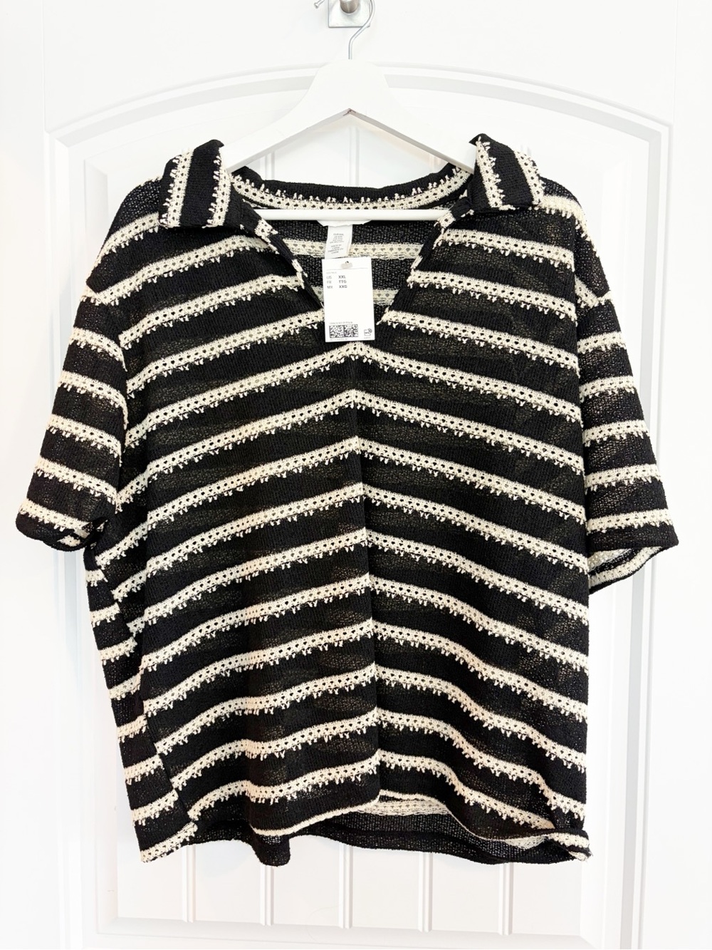 H&M I NWT Black and Cream Striped Short-Sleeve Knit Polo